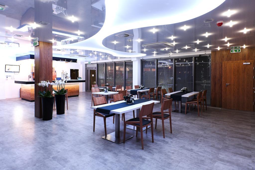 Hotel Porto ราดอมสโก ภายนอก รูปภาพ